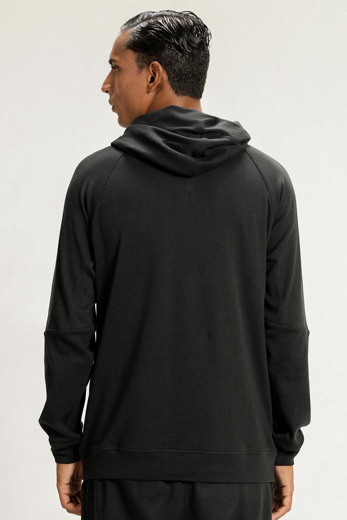 ULTRA LIGHT PULL OVER HOODIE