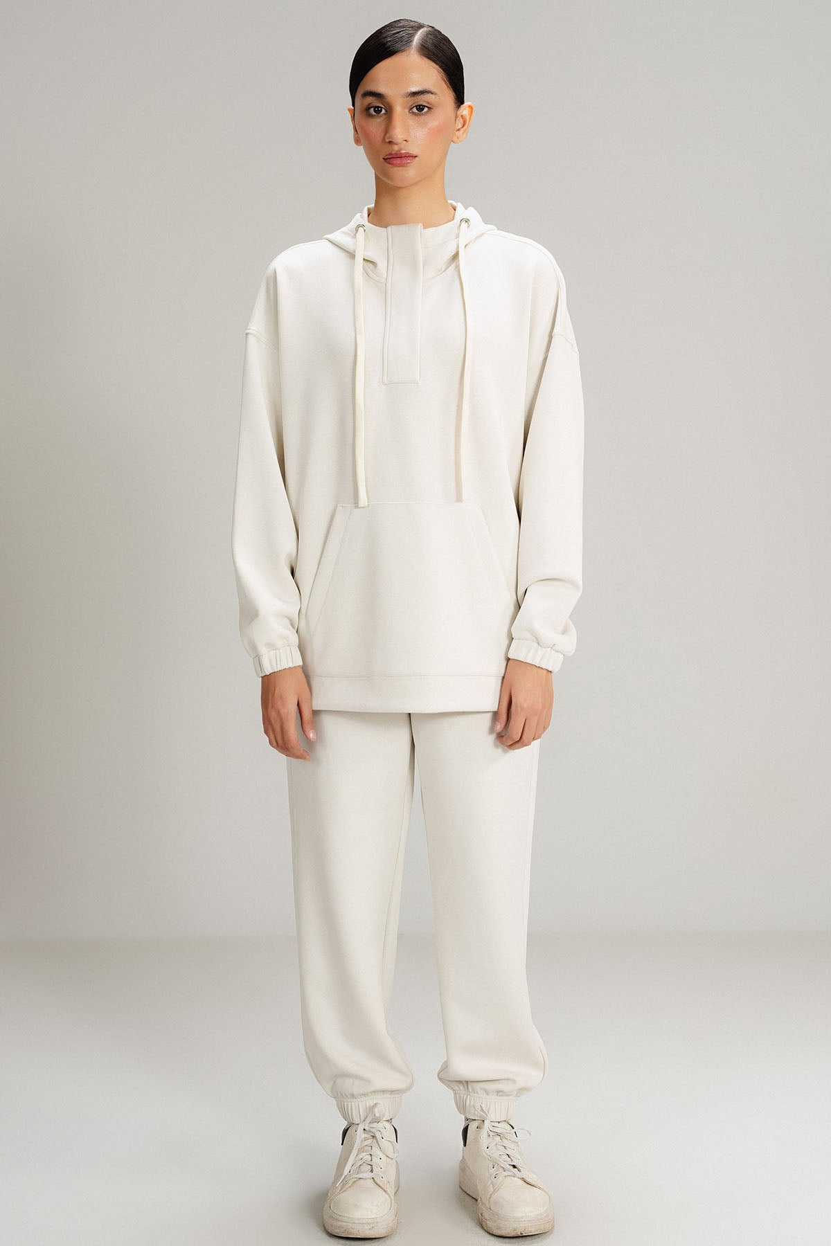 POCKET PULLOVER HOODIE CLOUD LIGHT