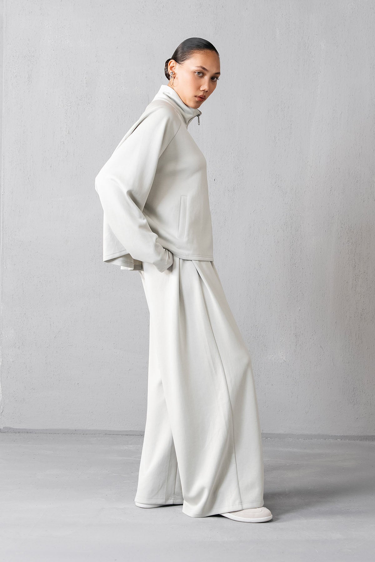 MOCK NECK ZIPPER - CLOUDLUX