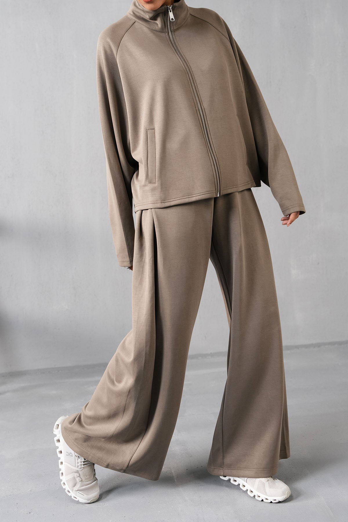 MOCK NECK ZIPPER - CLOUDLUX