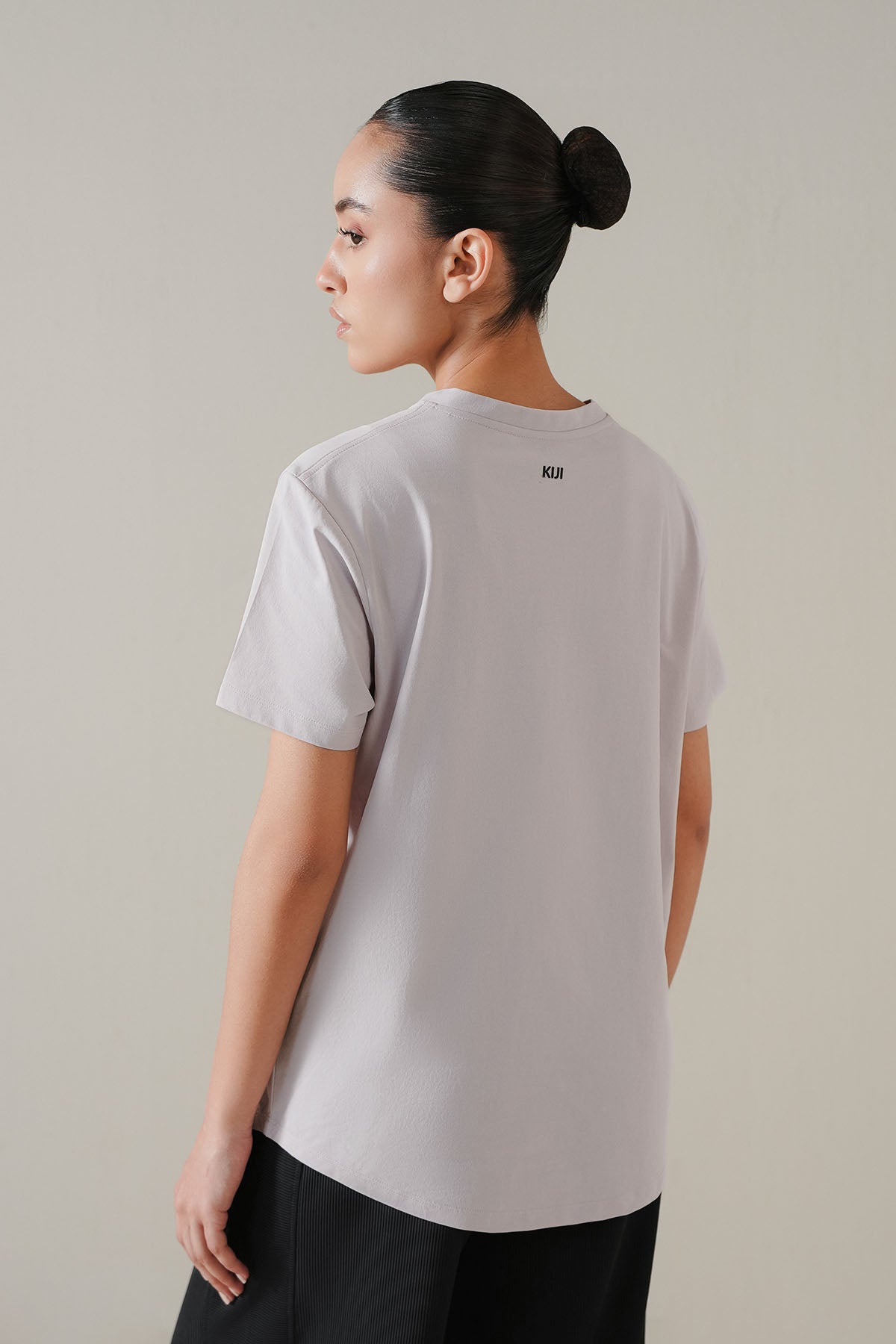 WOMEN ACTIVE V-NECK
