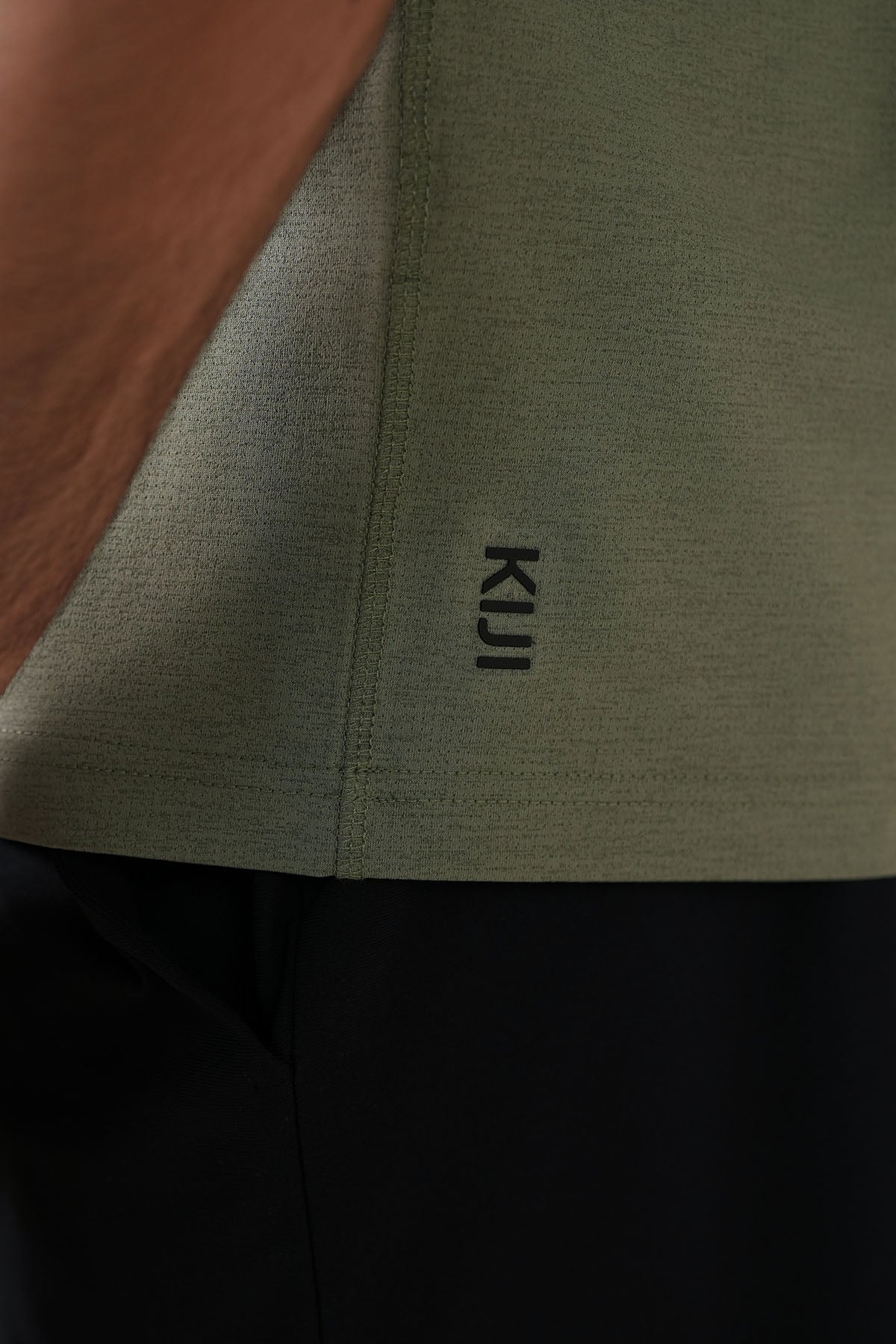 MEN TRAINING VENT TEE