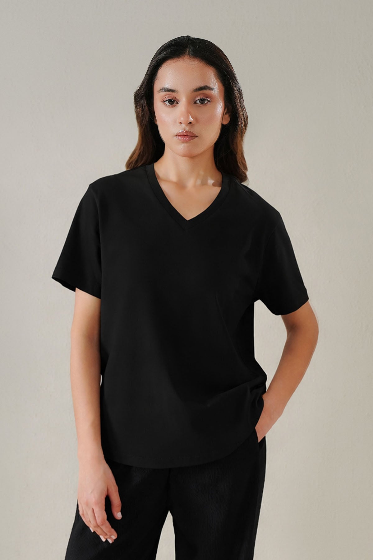 T-SHIRT V-NECK SUPIMA COTTON