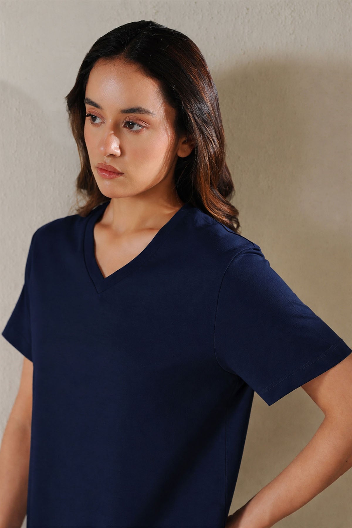 T-SHIRT V-NECK SUPIMA COTTON