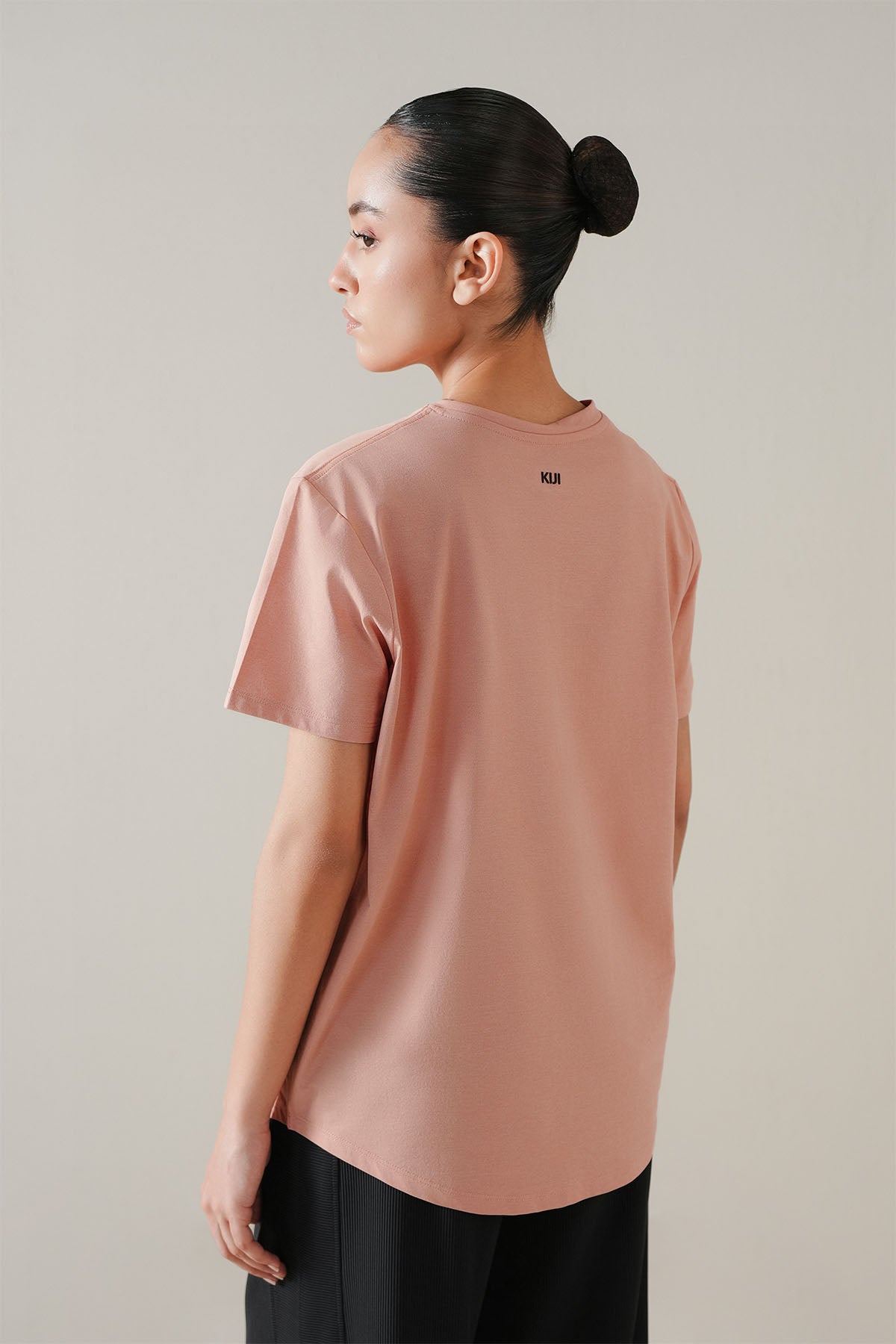 WOMEN ACTIVE V-NECK