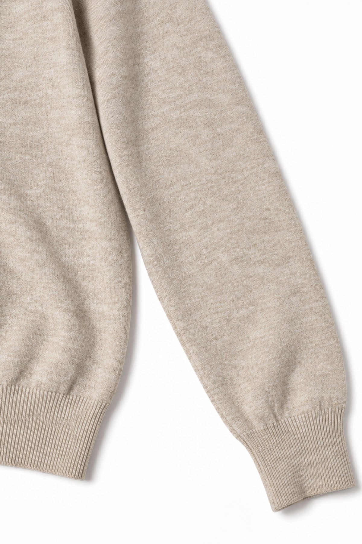 ESSENTIAL CREW NECK SWEATER