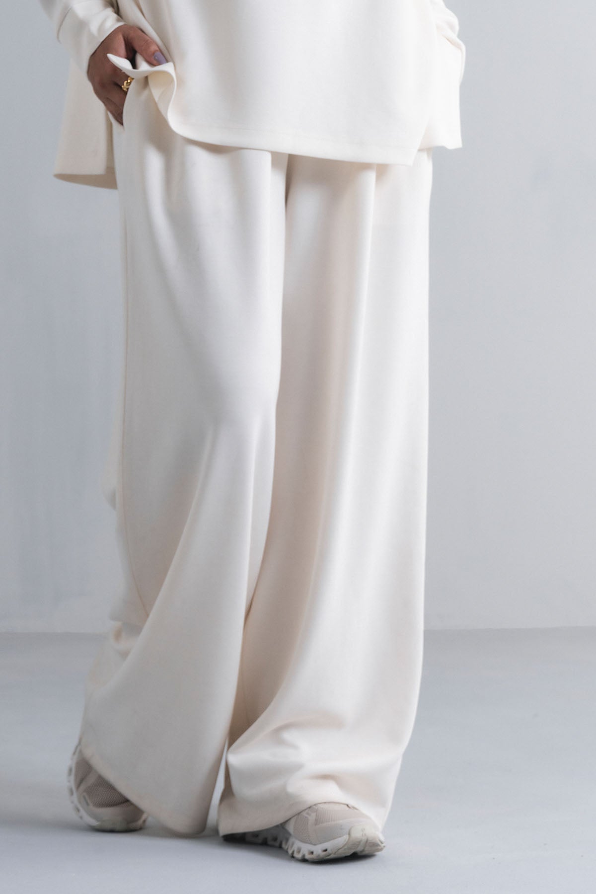 TEXTURED RELAXED PANTS-CLOUDLUX