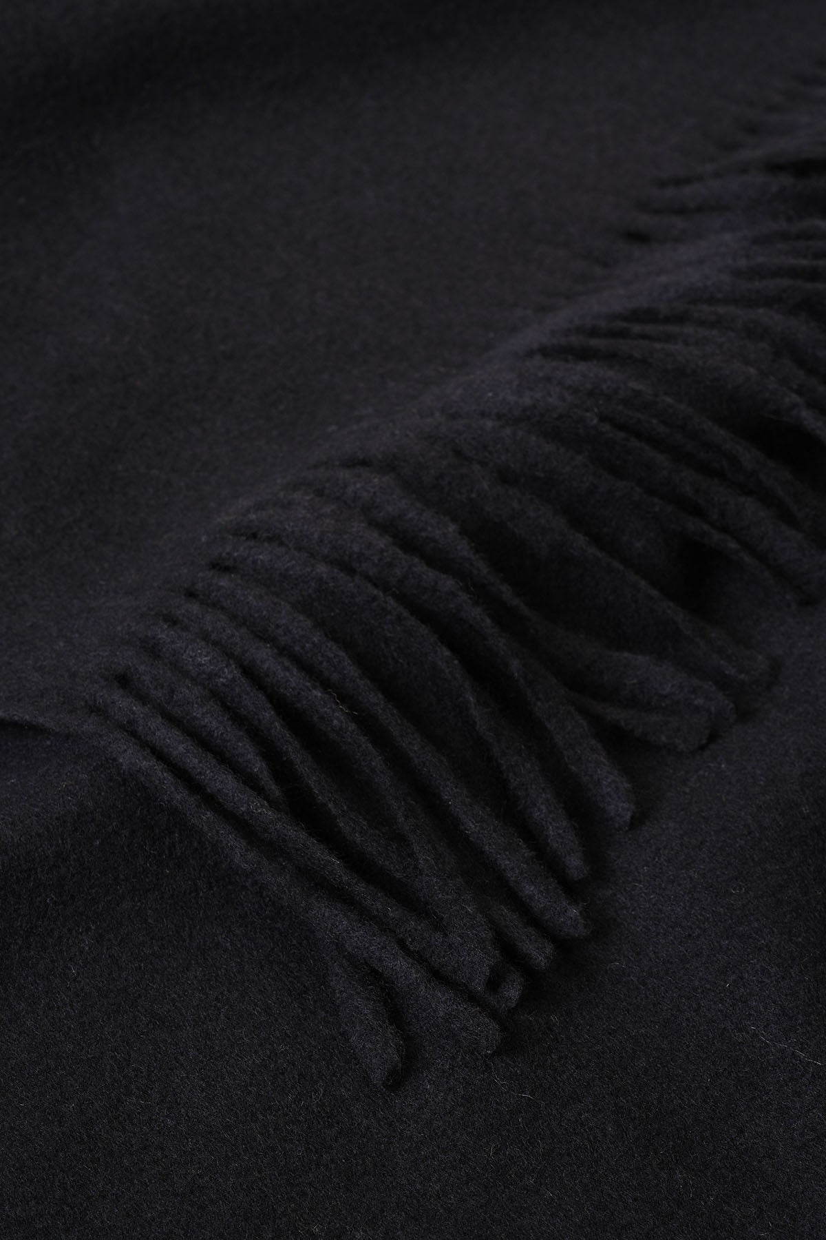 FRINGED EDGED SCARF