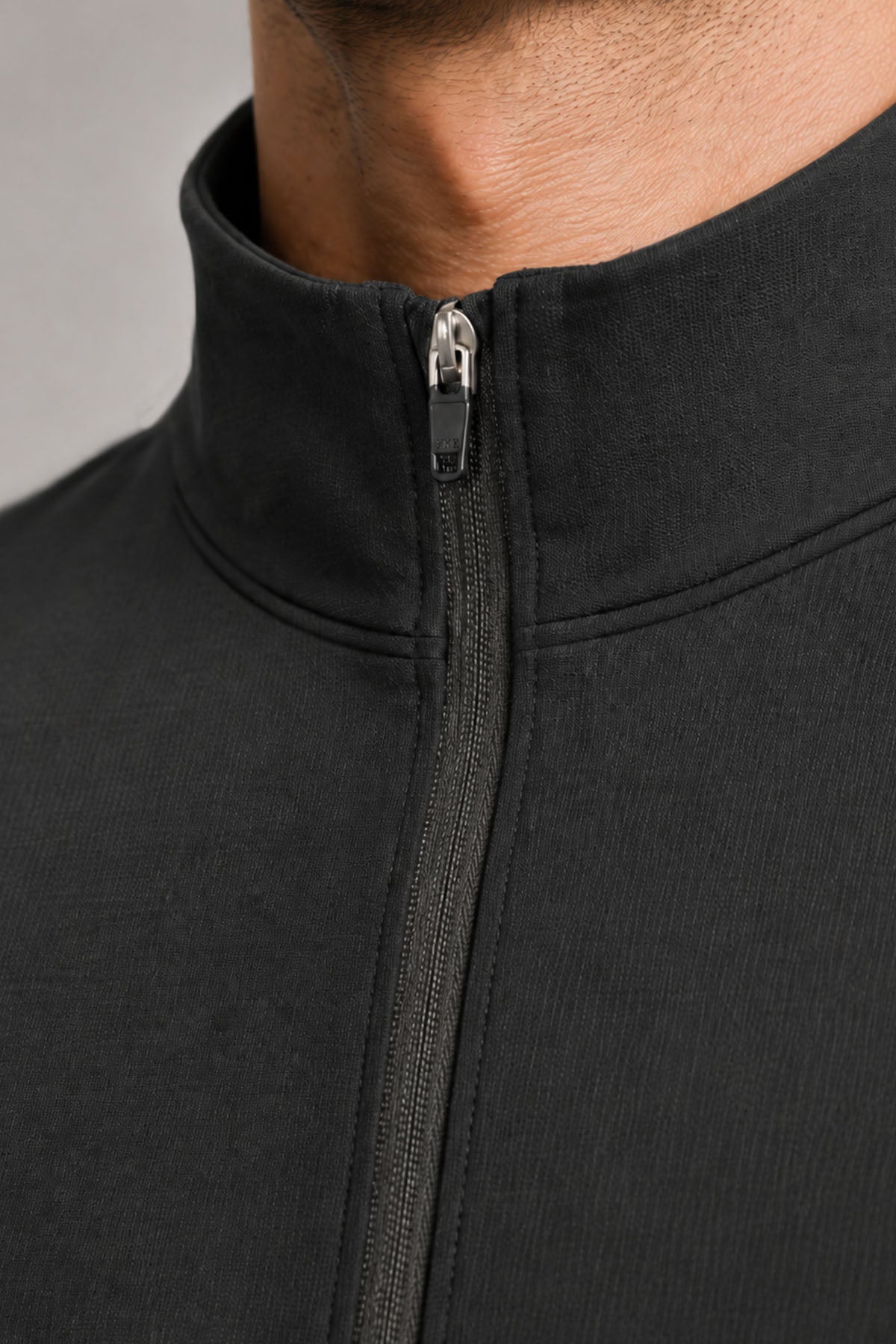 MEN TRAIN QUARTER ZIPPER-RIPST