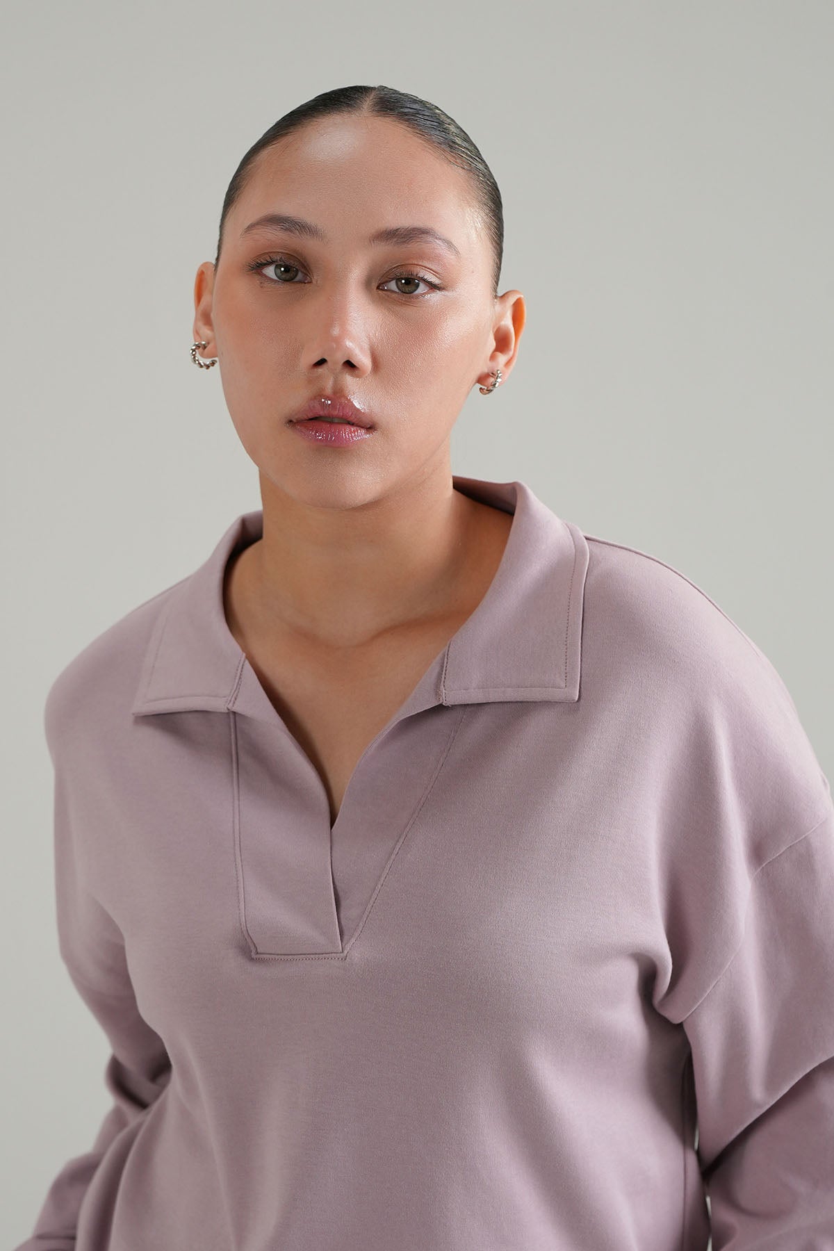 OPEN COLLAR TOP-DOUBLE KNIT
