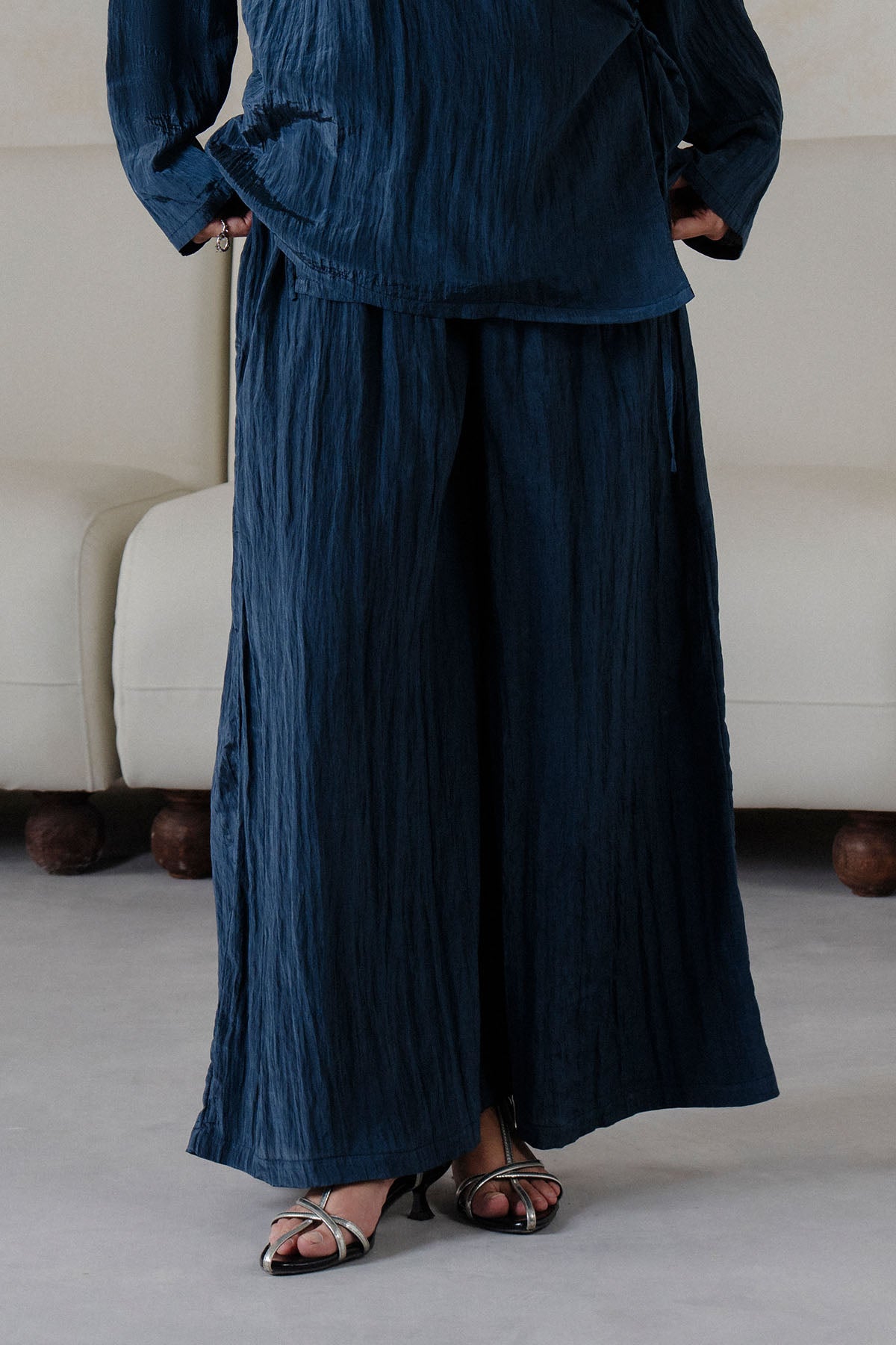 TEXTURED WRAP FLARED PANTS