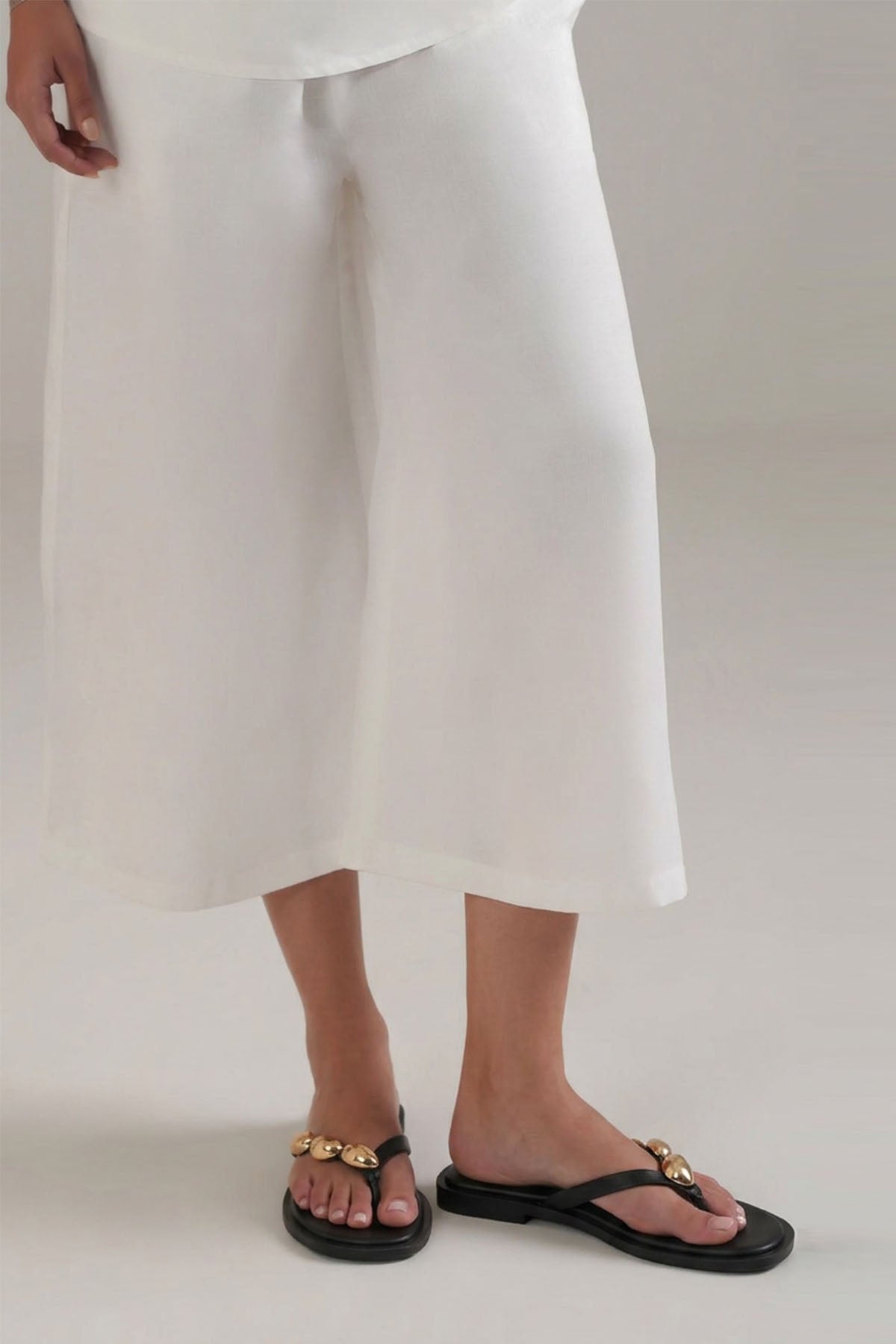 CHAIN STRAP SANDALS