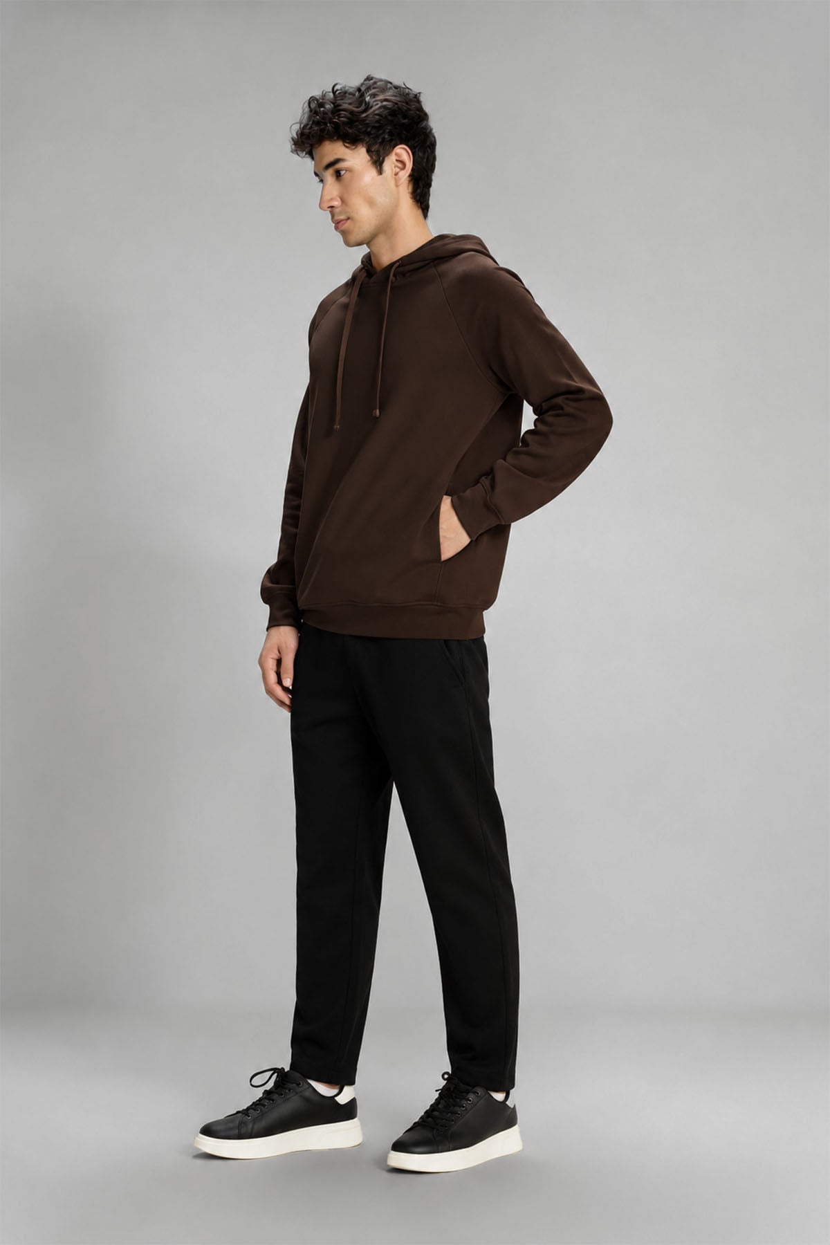 CLASSIC PULLOVER HOODIE