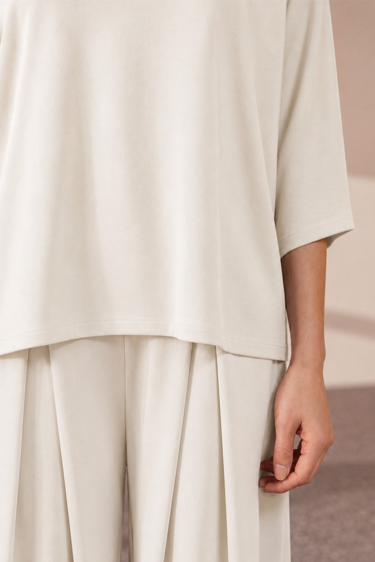MOCK NECK SIDE SLIT CLOUDLUX