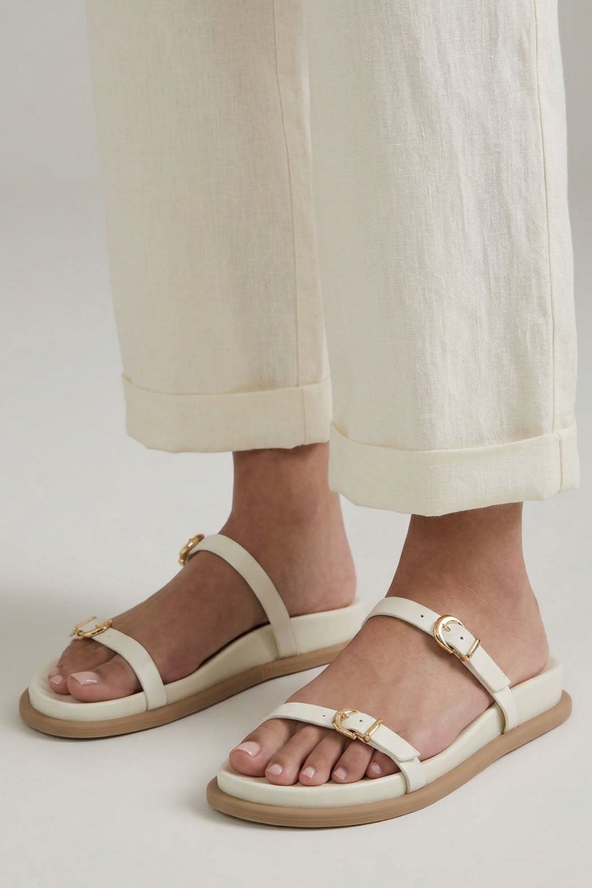 STRUCTURED STRAP SLIDES