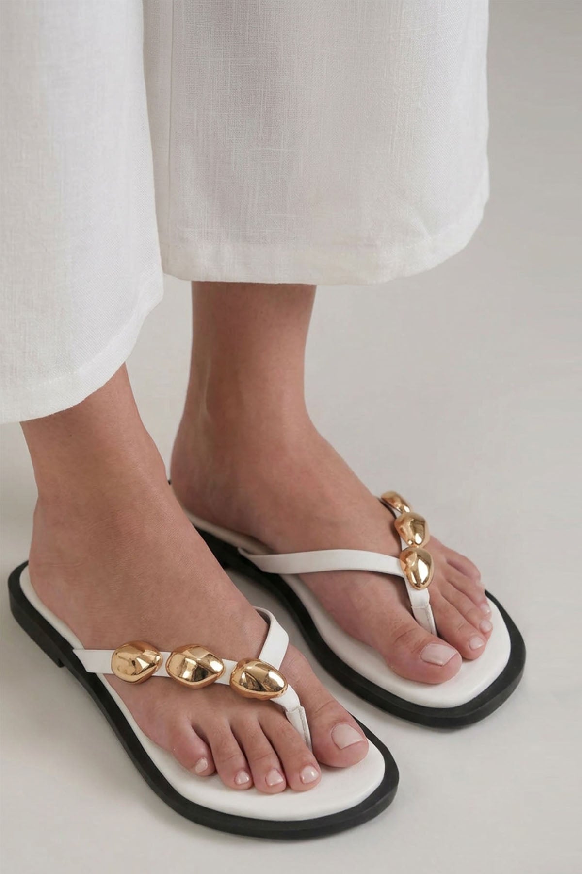 CHAIN STRAP SANDALS