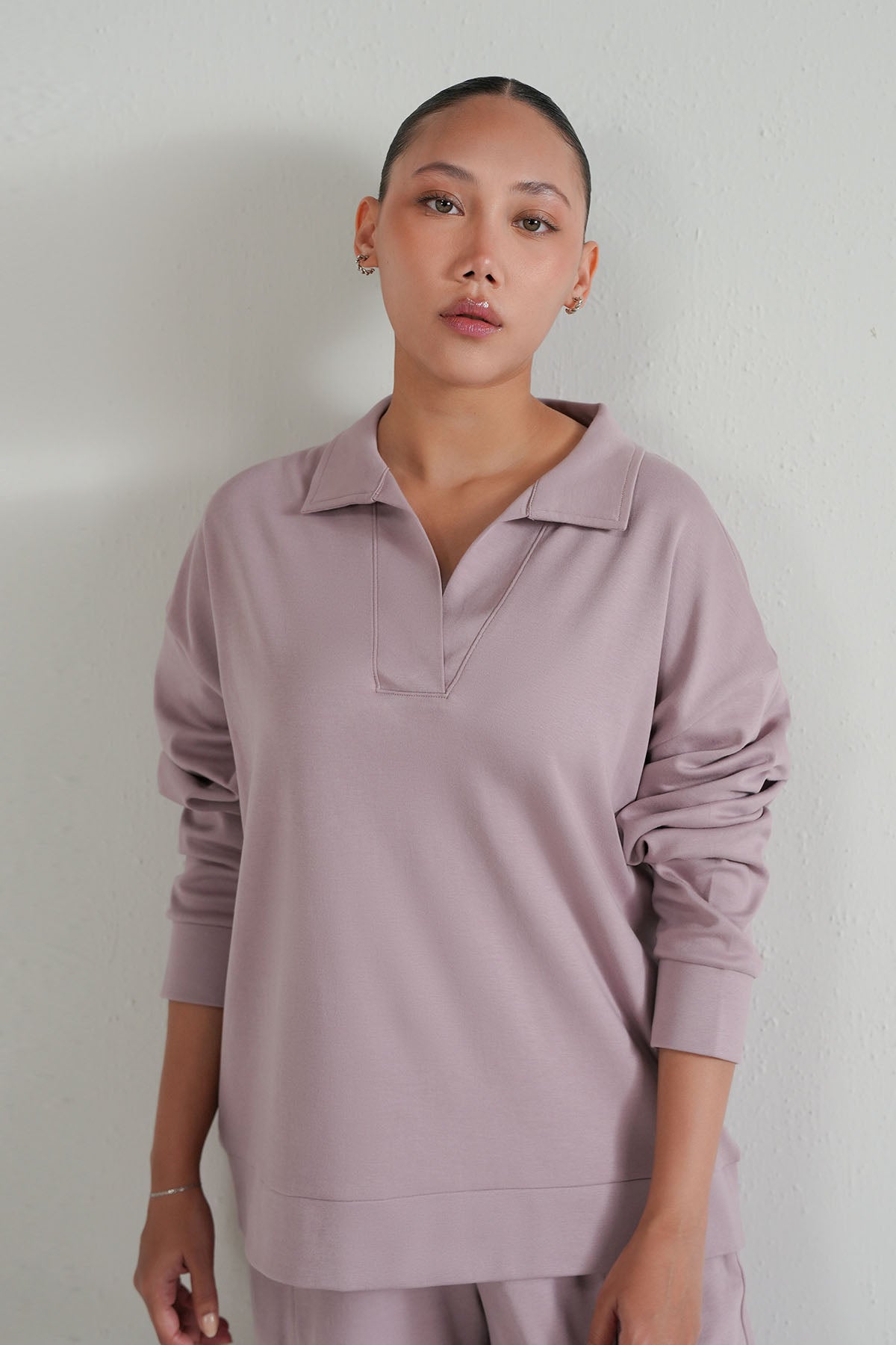 OPEN COLLAR TOP-DOUBLE KNIT