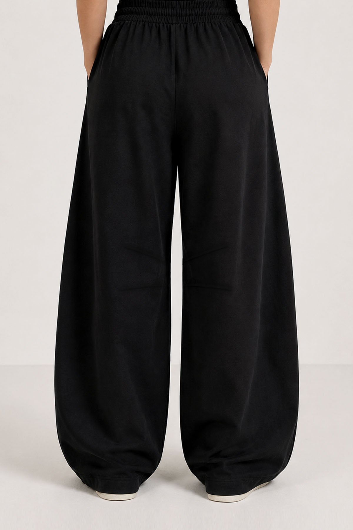 RELAXED BARREL LEG TROUSER