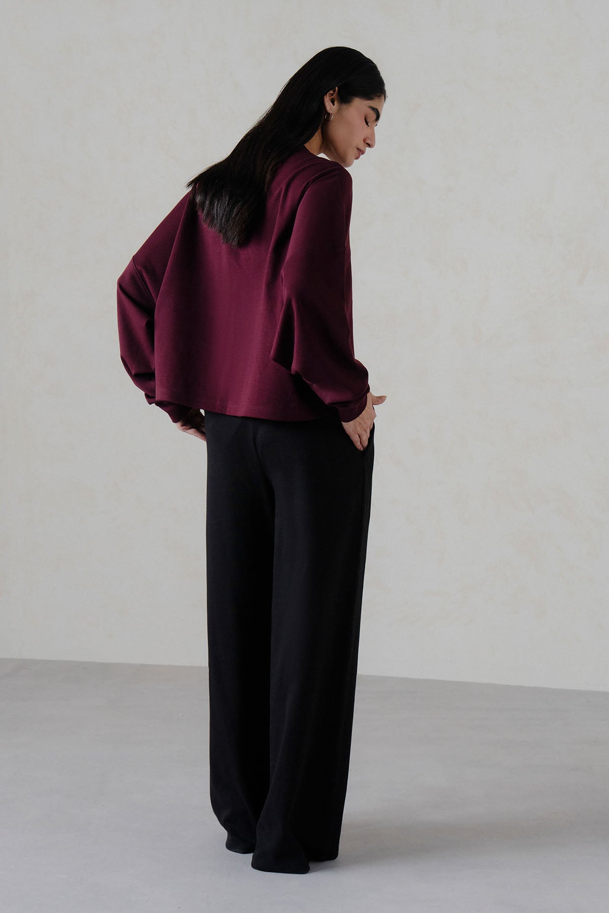 OVERSIZED CROPPED SWEATSHIRT-DOUBLE KNIT