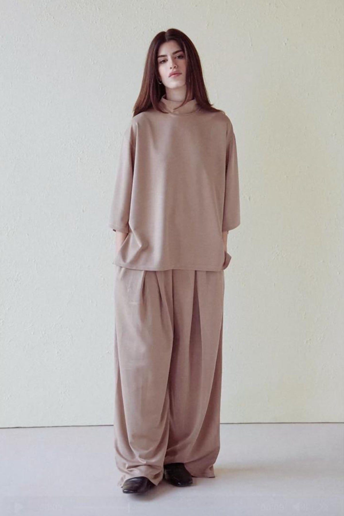 MOCK NECK SIDE SLIT CLOUDLUX
