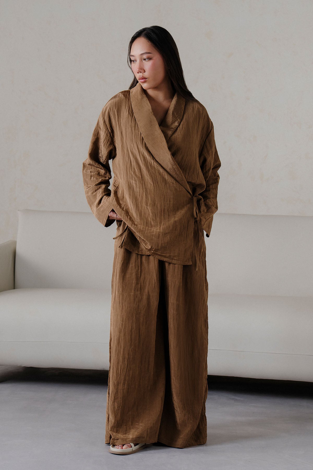 TEXTURED WRAP SHIRT