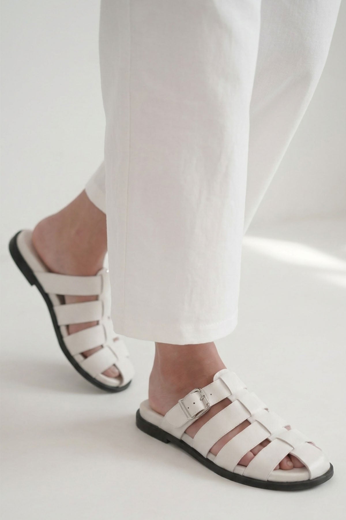 BUCKLED SLIDER SANDALS