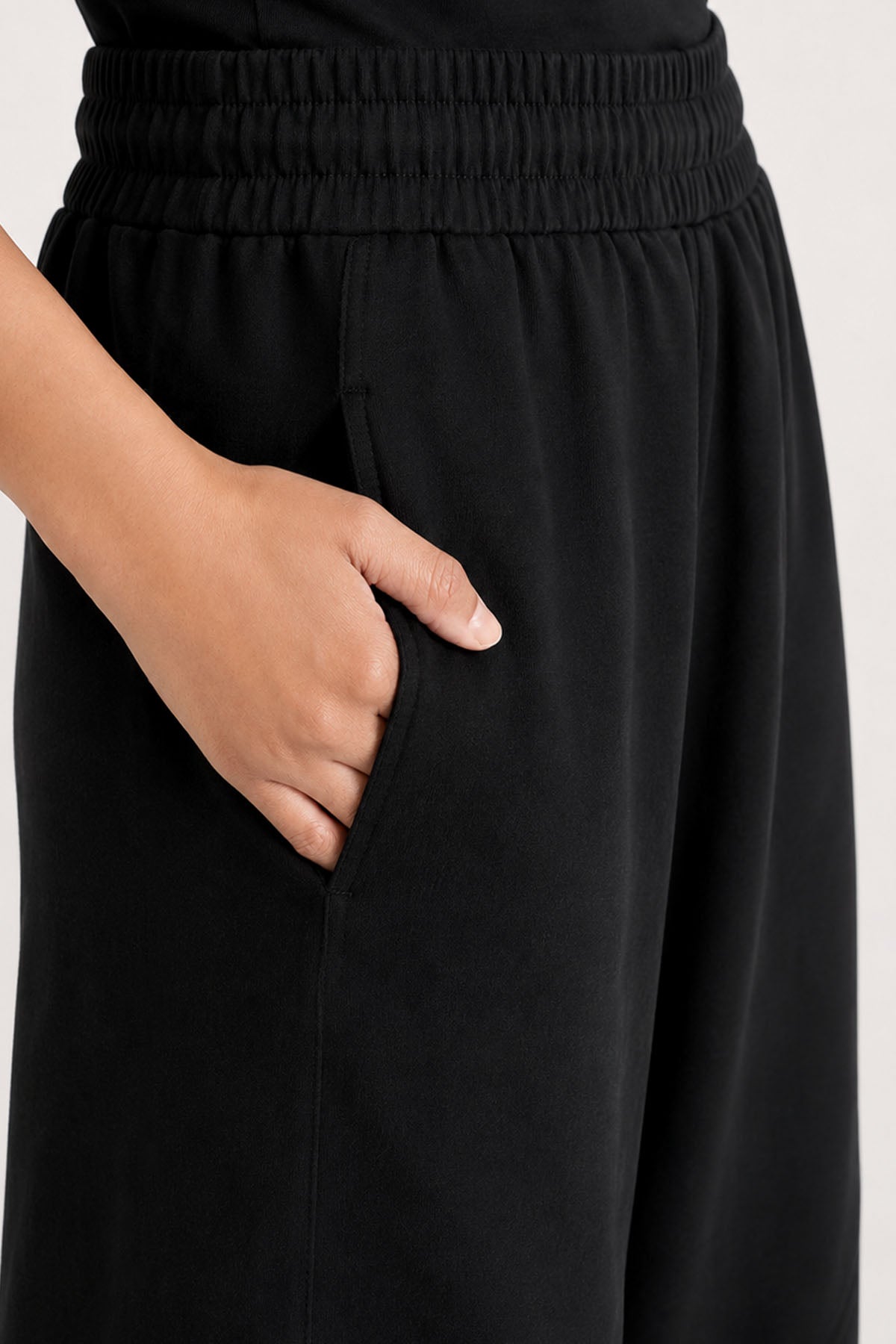 RELAXED BARREL LEG TROUSER