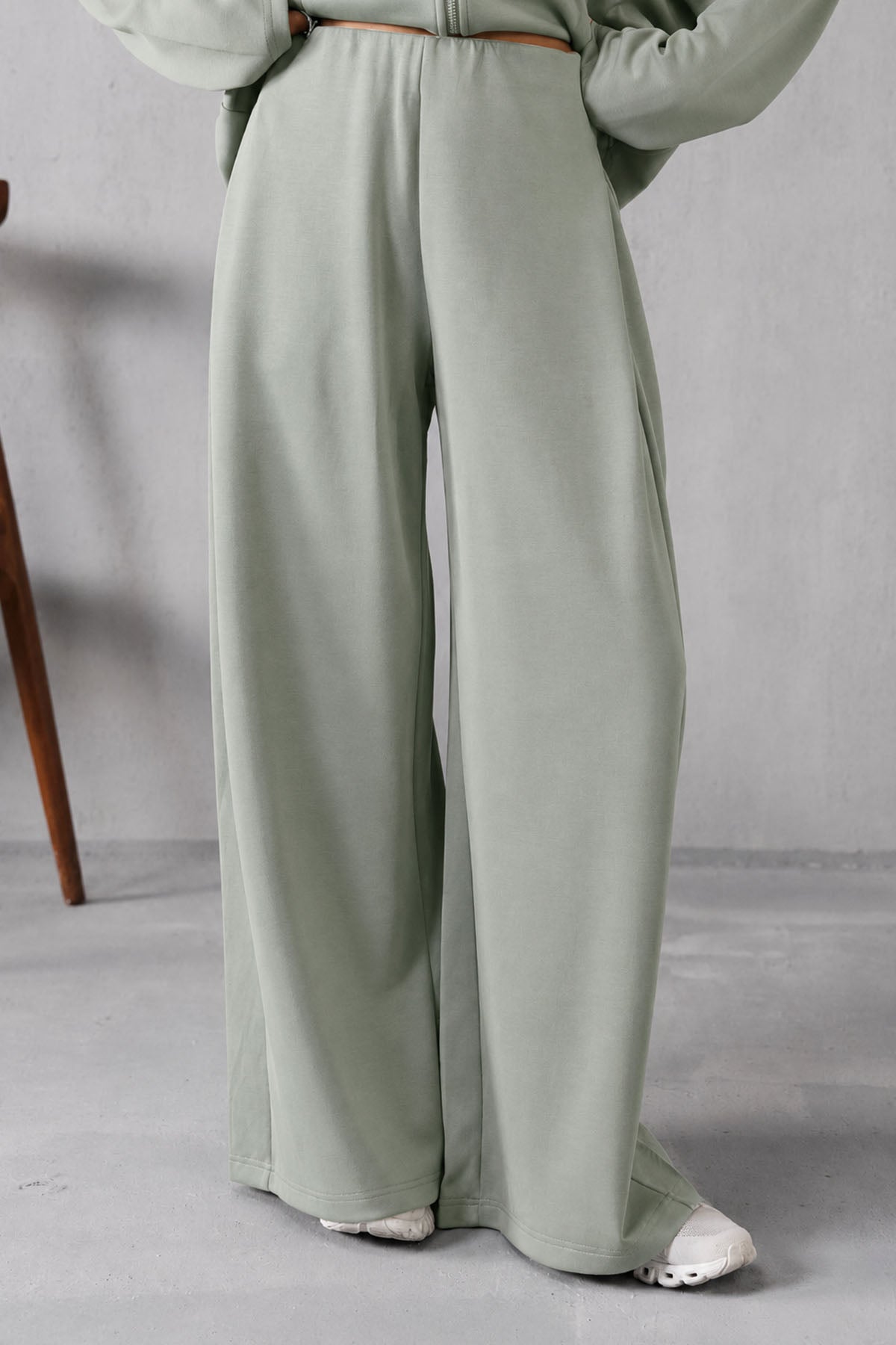 LIGHTWEIGHT WIDE-LEG PANTS-CLOUDLUX