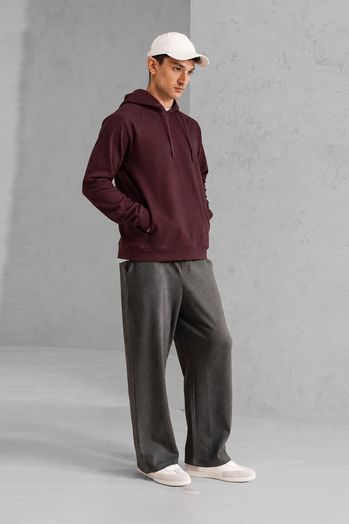 CLASSIC PULLOVER HOODIE