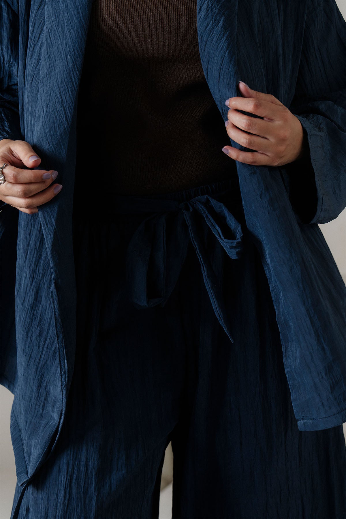 TEXTURED WRAP SHIRT