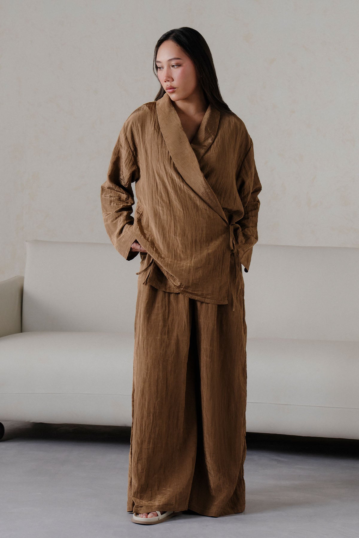 TEXTURED WRAP FLARED PANTS
