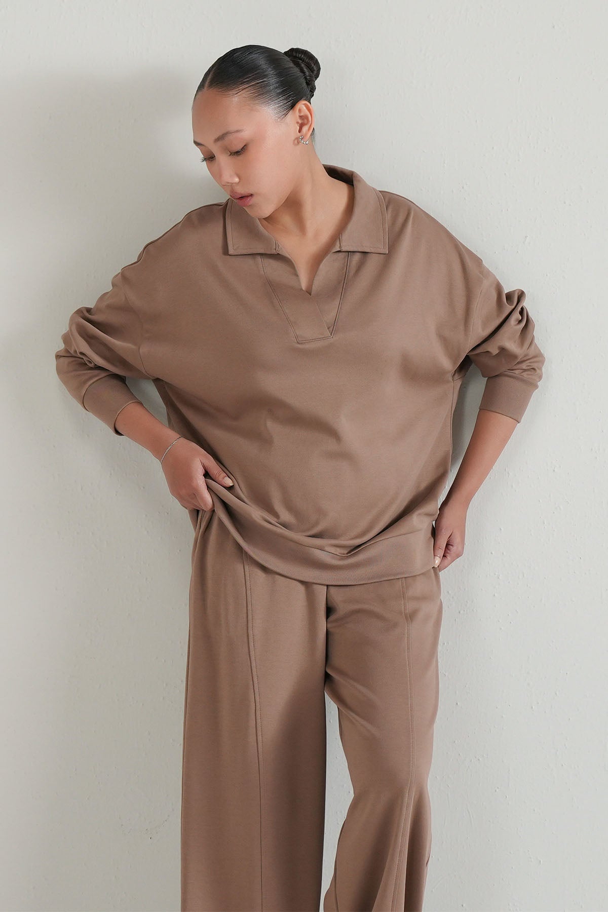 OPEN COLLAR TOP-DOUBLE KNIT