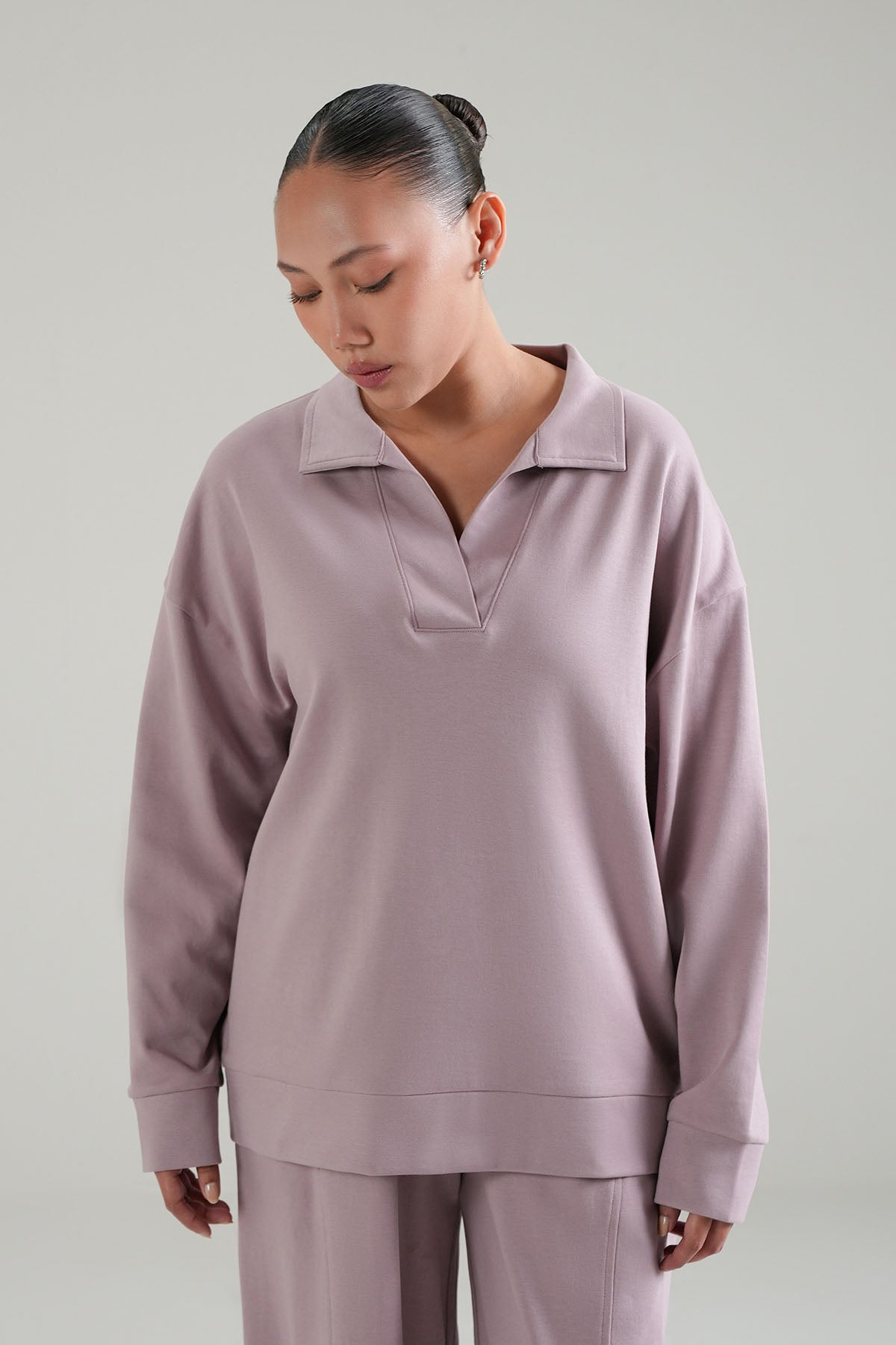 OPEN COLLAR TOP-DOUBLE KNIT