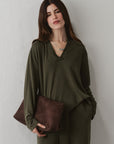 TEXTURED V-NECK