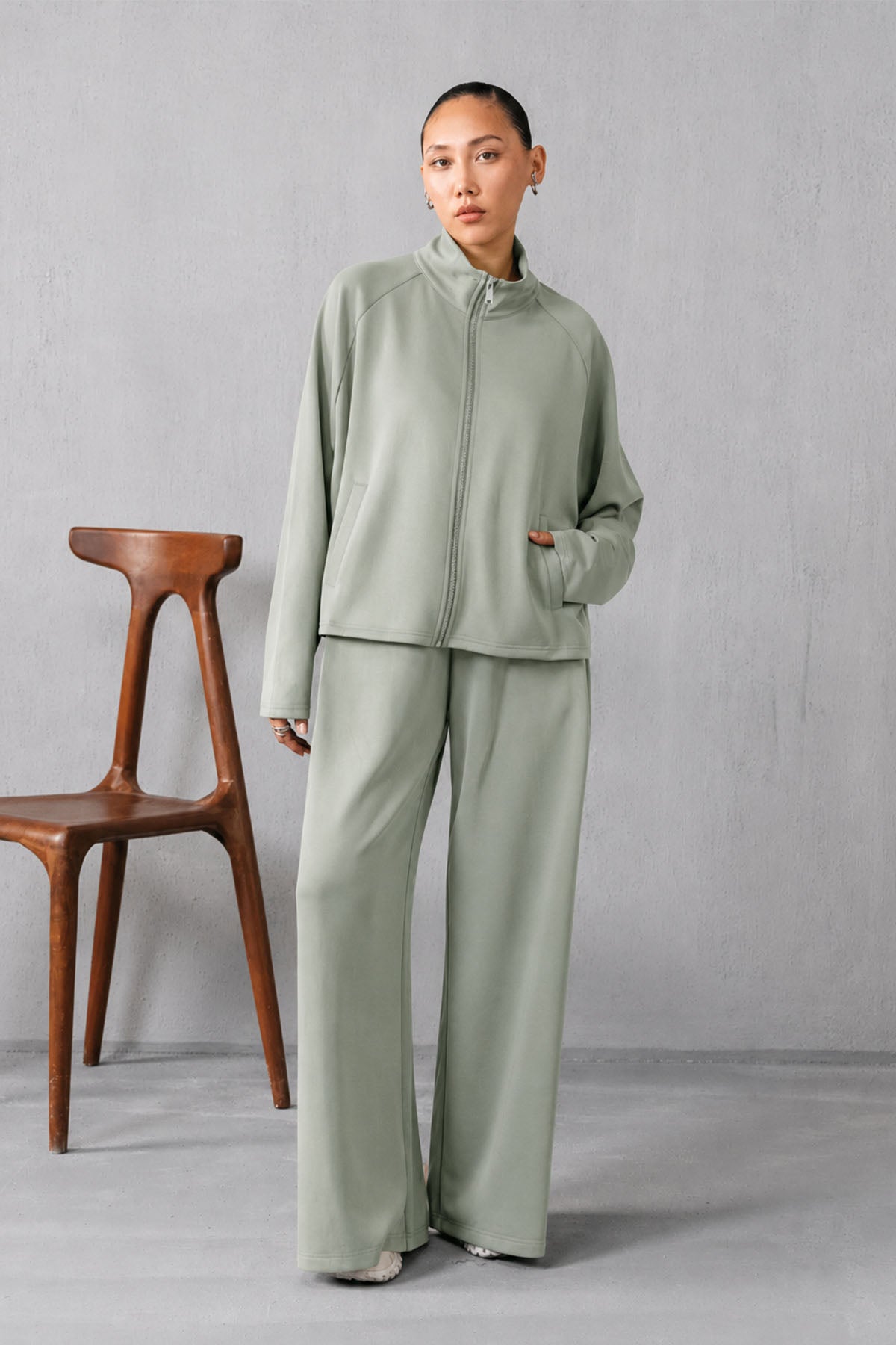 LIGHTWEIGHT WIDE-LEG PANTS-CLOUDLUX