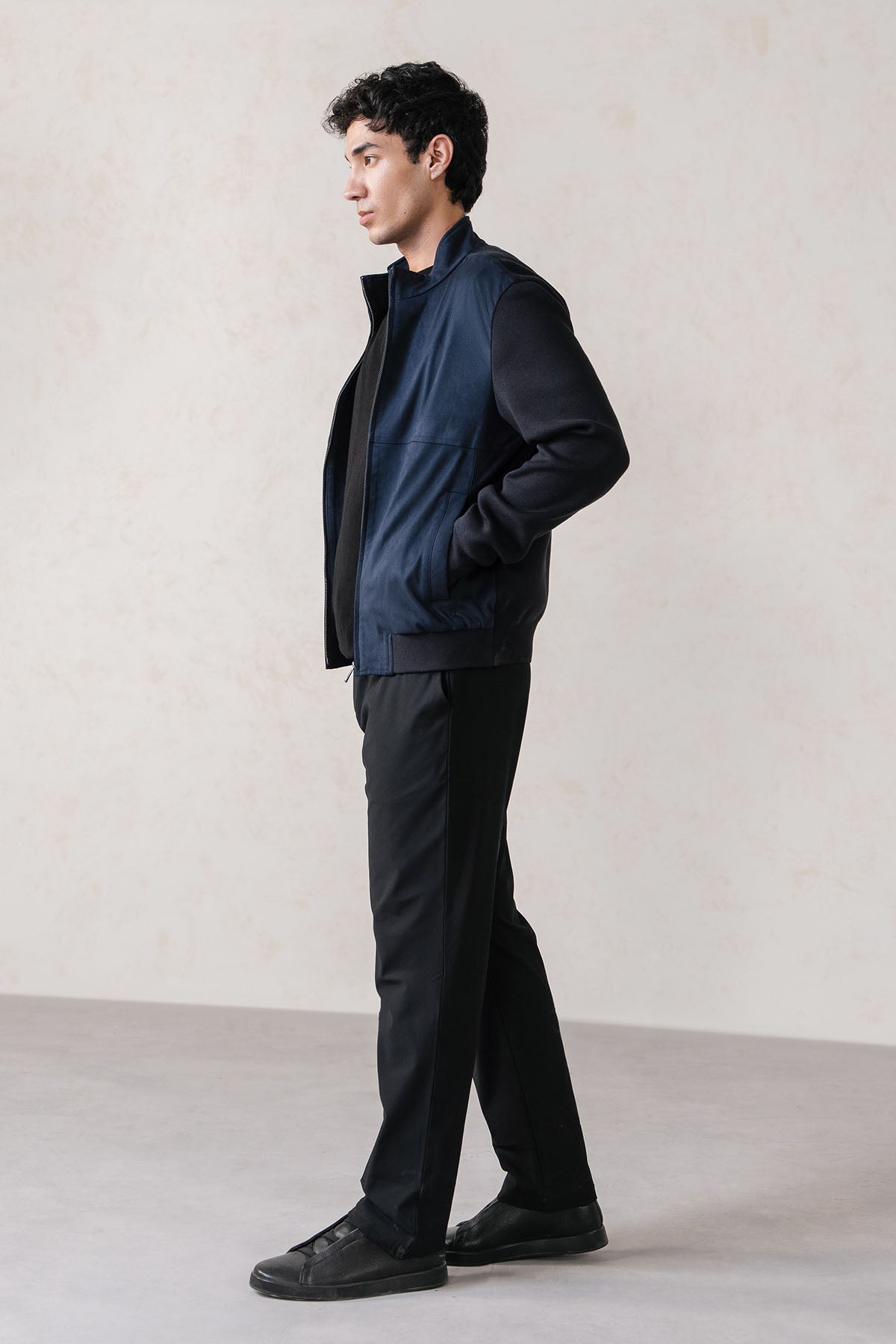 CLASSIC ZIP-UP JACKET