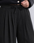 ACTIVE PLEATED PANTS