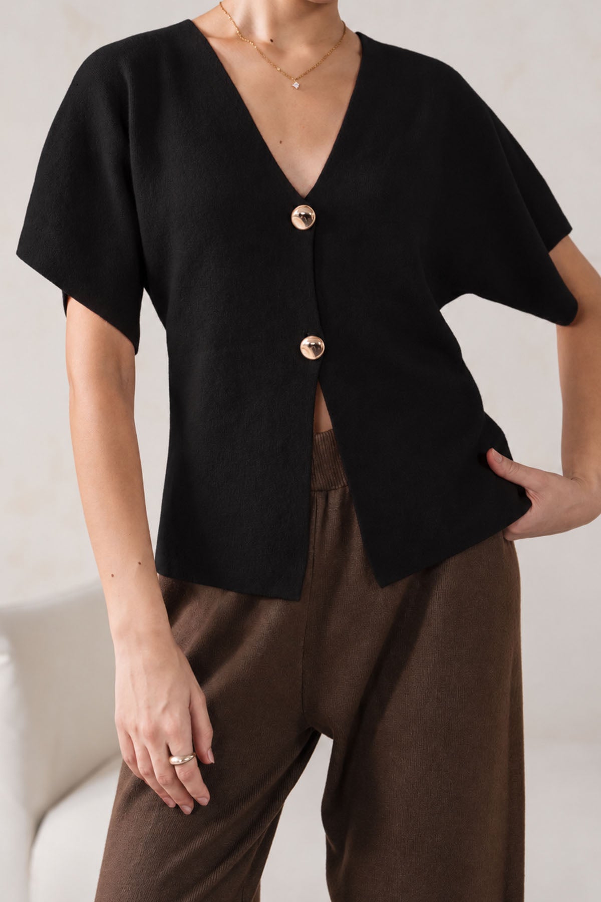 SHORT SLEEVE KNIT CARDIGAN