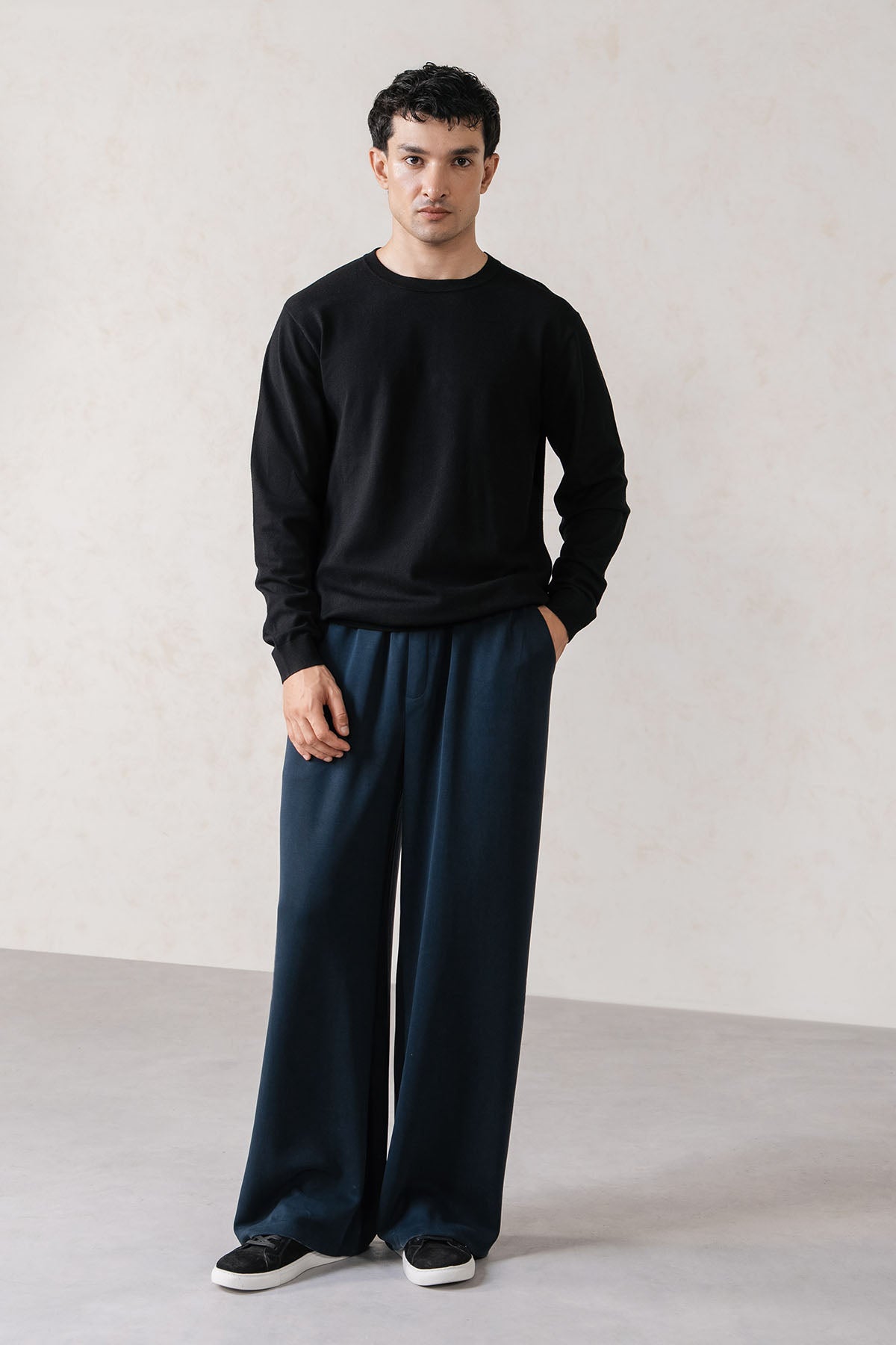 REFINED CREWNECK SWEATER