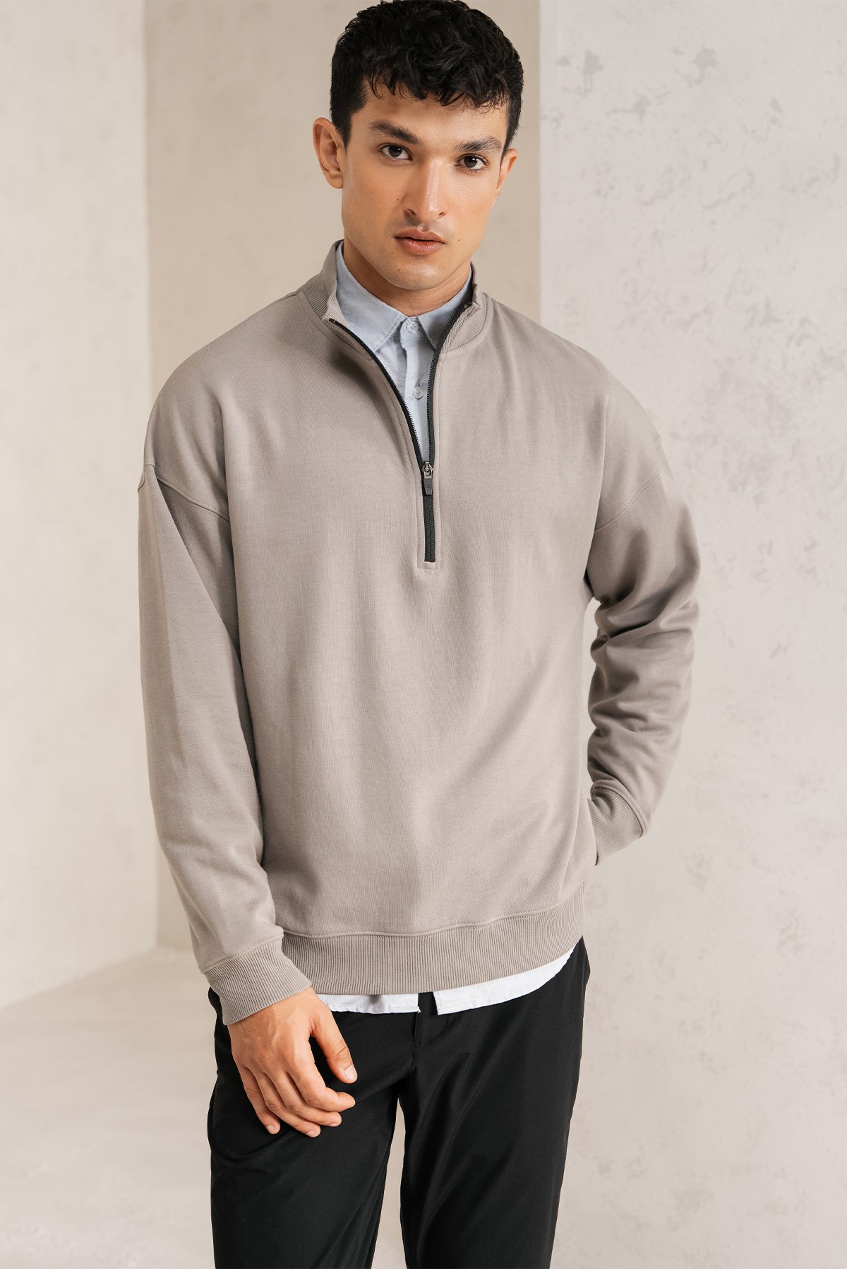 QUARTER ZIP BOXY FIT SWEATSHIRT