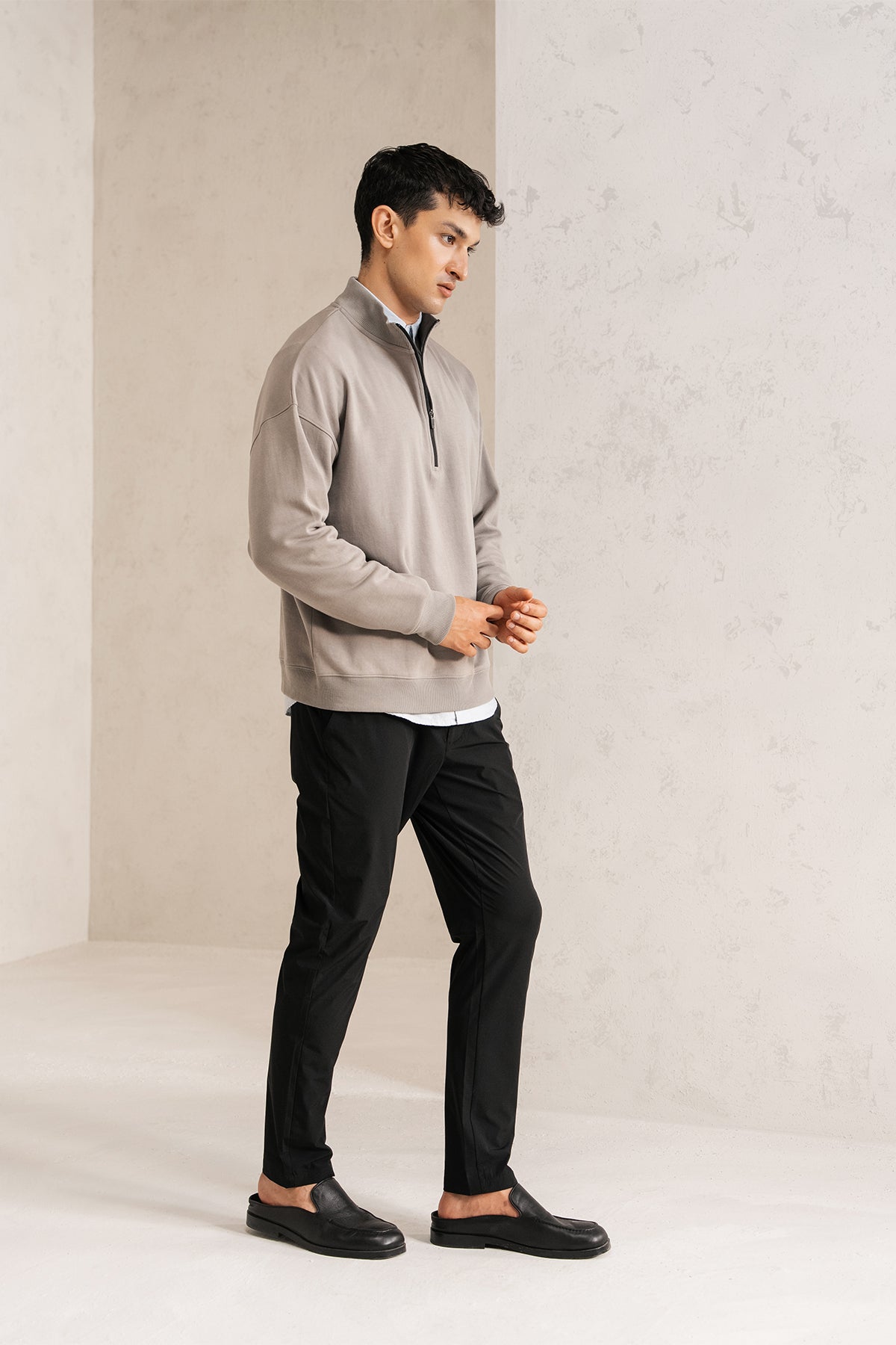 QUARTER ZIP BOXY FIT SWEATSHIRT