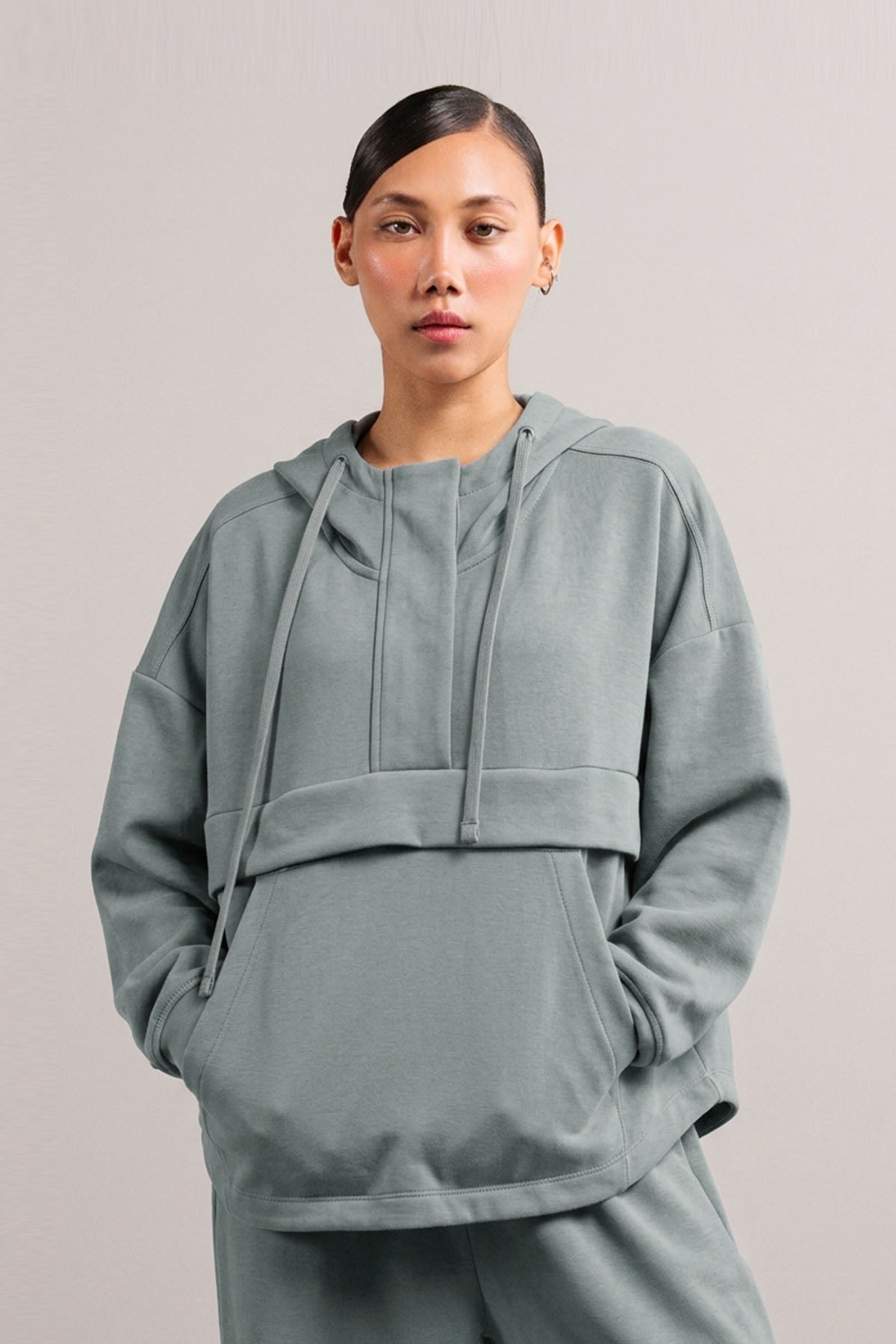 PULLOVER HOODIE CLOUDLUX LIGHT