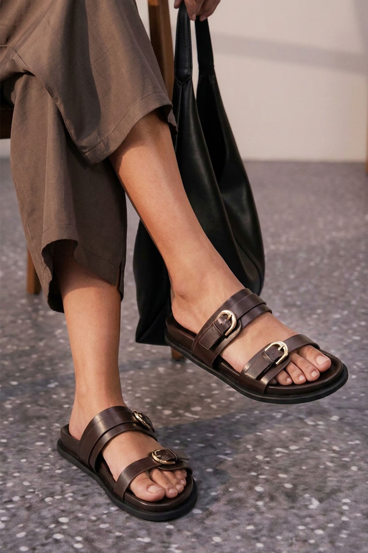 BUCKLED SLIDER SANDALS