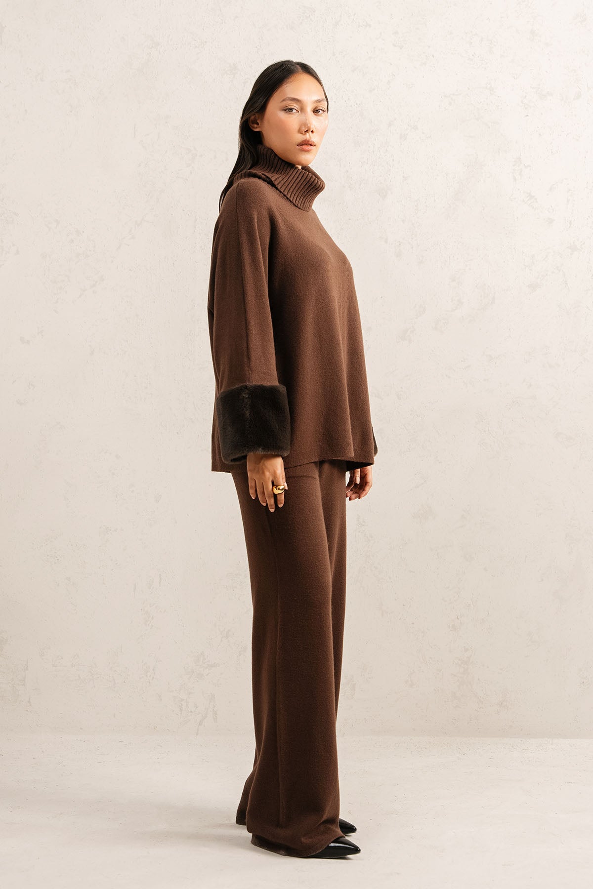 HIGH-NECK RIBBED KNIT SET