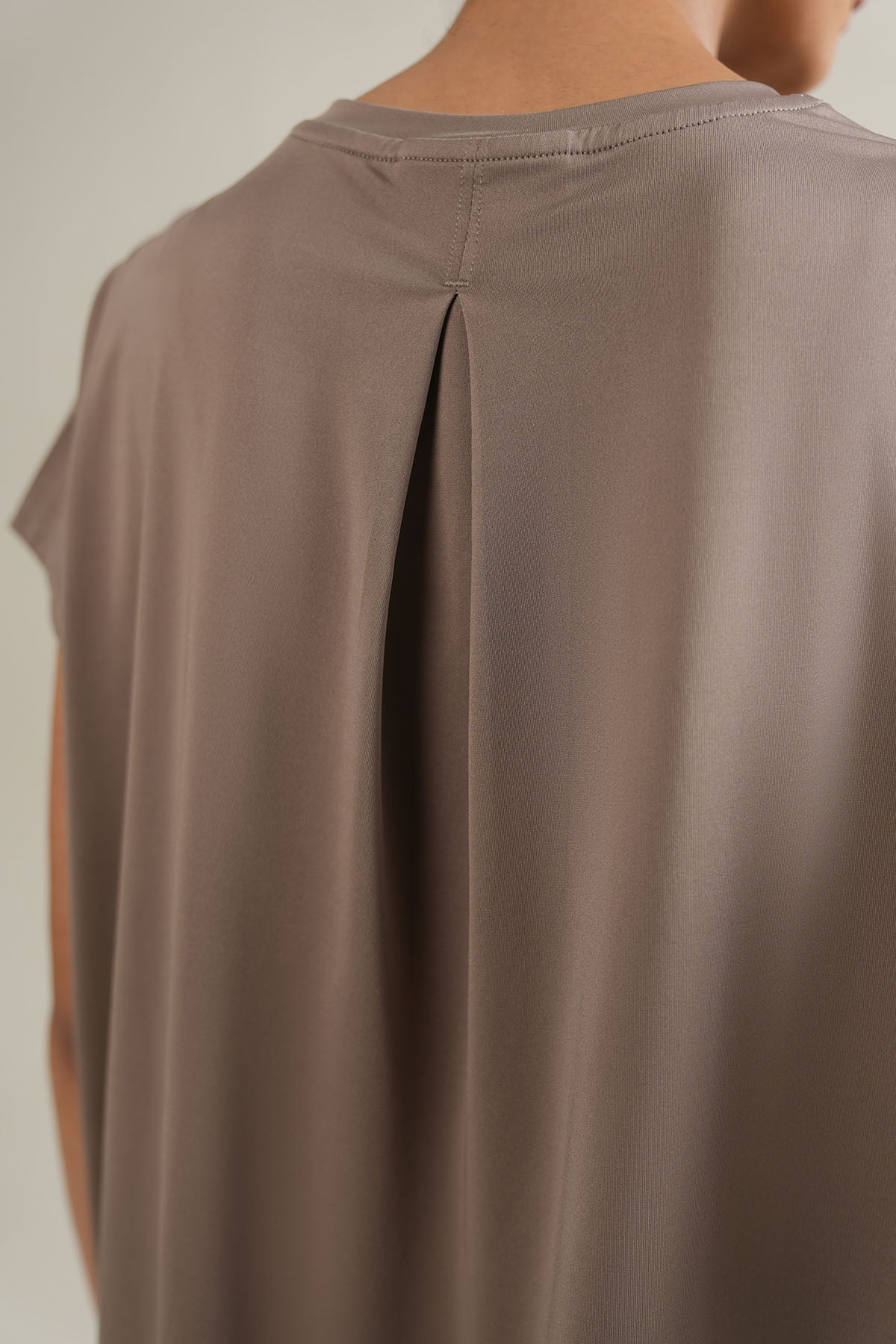 WOMEN STUDIO EASE TEE