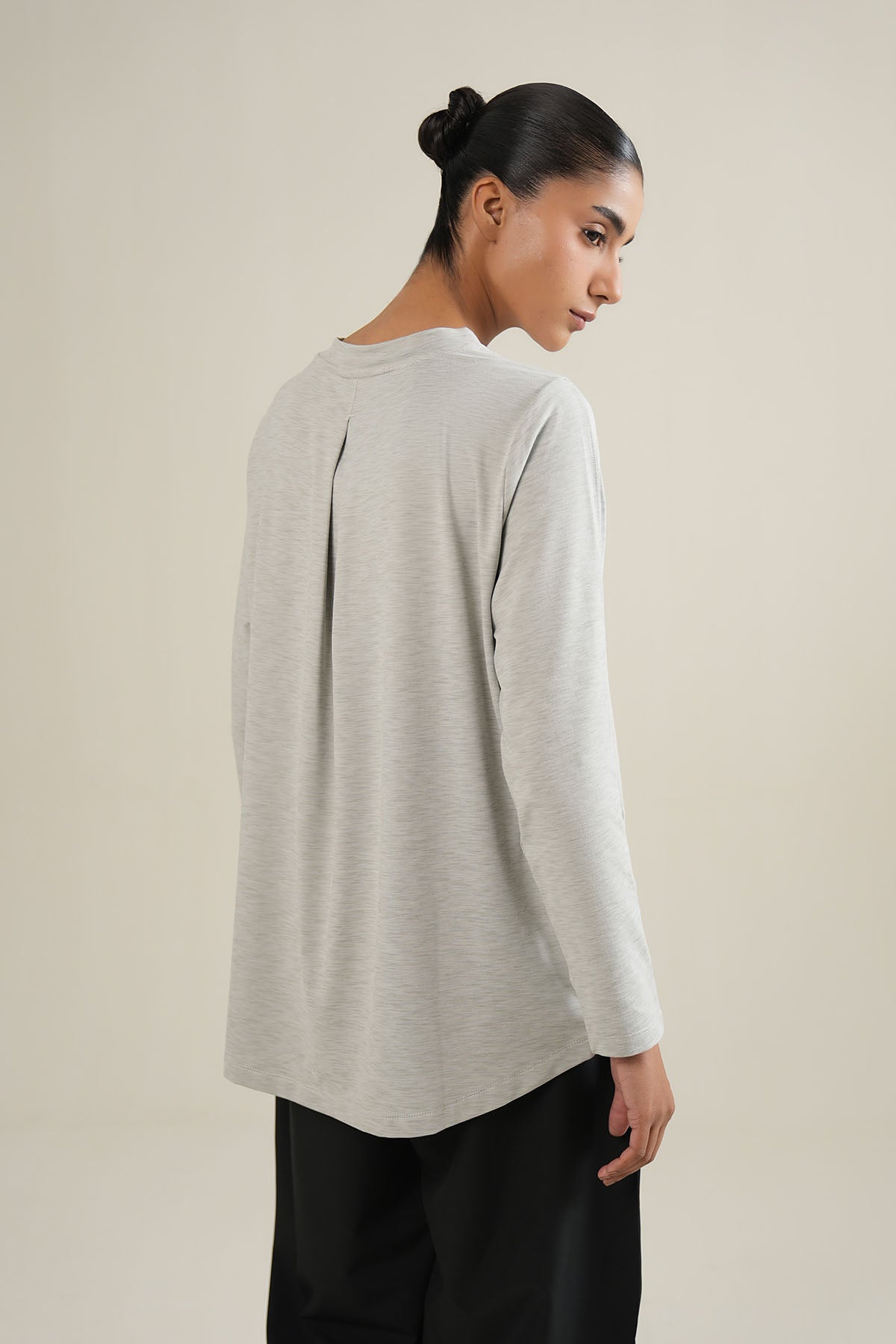 WOMEN WITH EASE TOP