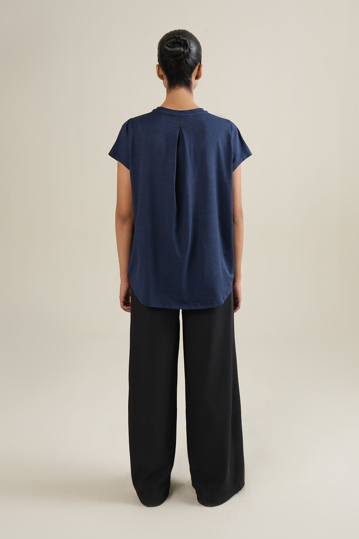 WOMEN STUDIO EASE TEE