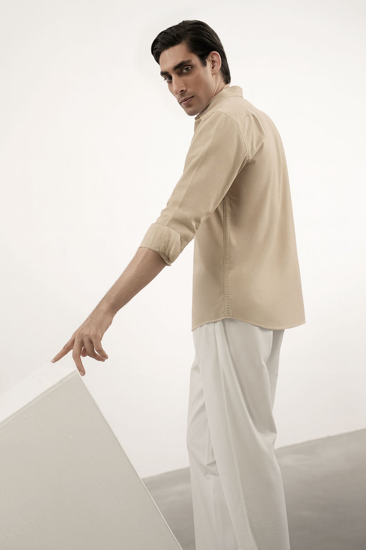 CLASSIC LINEN SHIRT