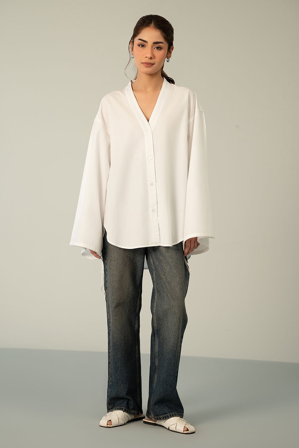 V-NECK POPLIN SHIRT