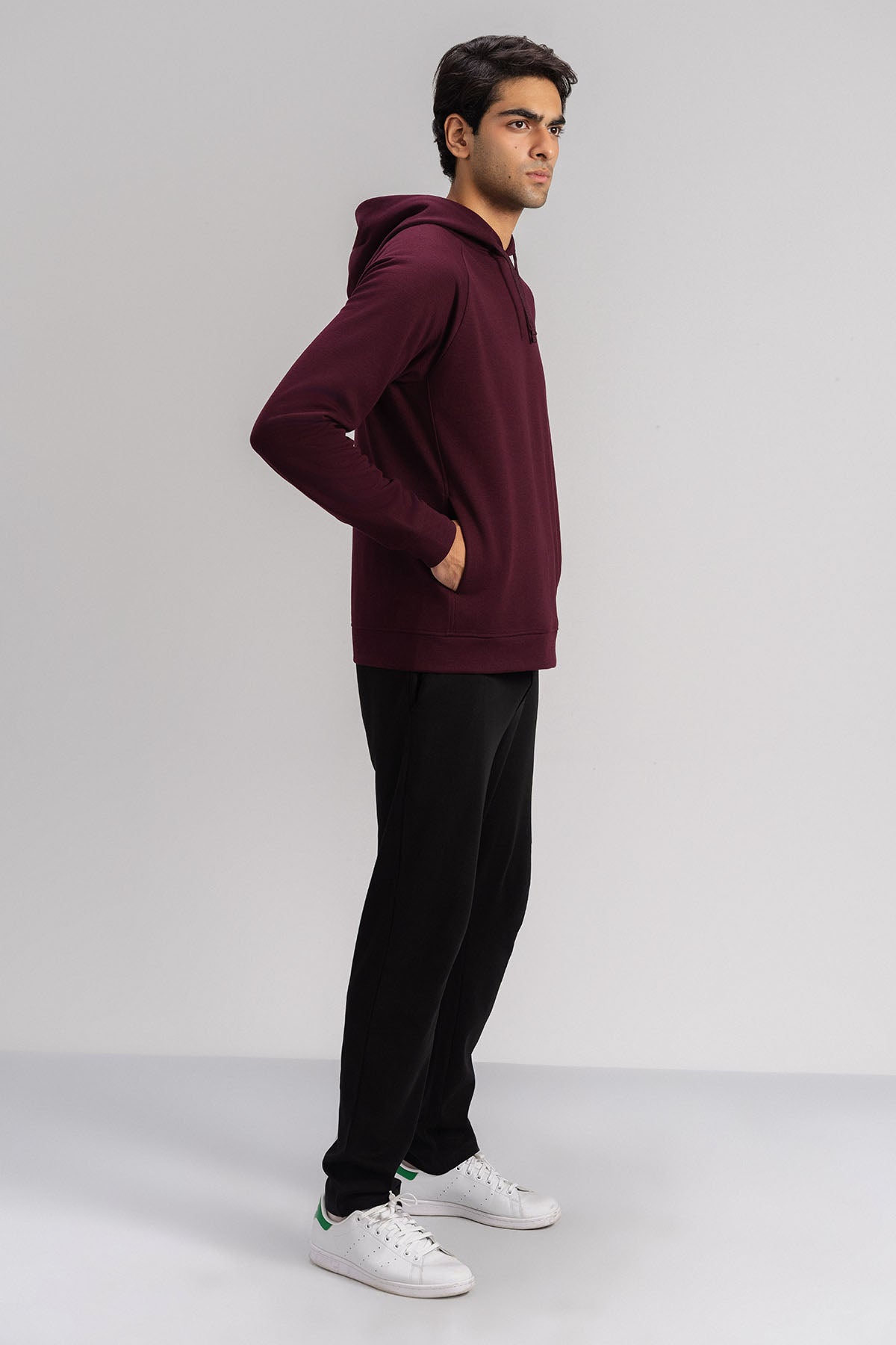 CLASSIC PULLOVER HOODIE
